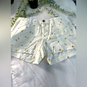 Women's Old Navy Everyday Shorts 6 White Linen Blend Gold Palm Tree Design 32’